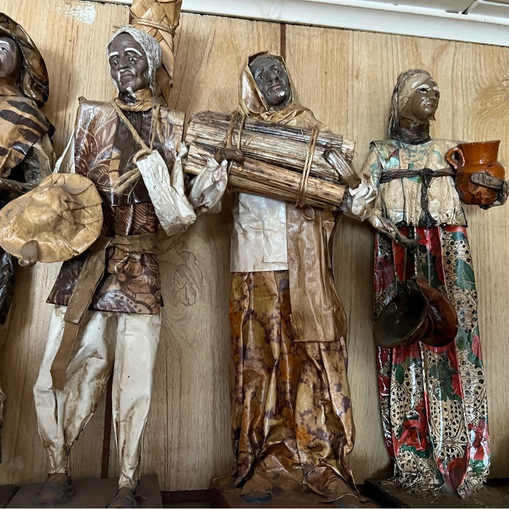6 Vintage paper mache Mexican folk art figures